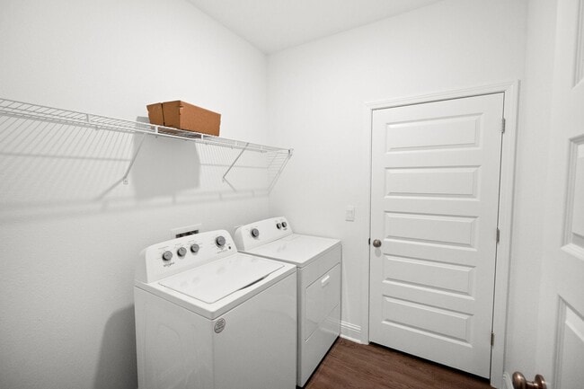 Building Photo - AVAILABLE IN NOVEMBER - Don't miss this op...