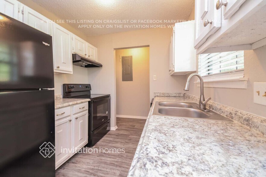Building Photo - 912 Meadowdale Dr