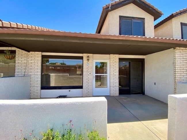 Primary Photo - 2 BEDROOM APARTMENT DOWNTOWN IN ST. GEORGE