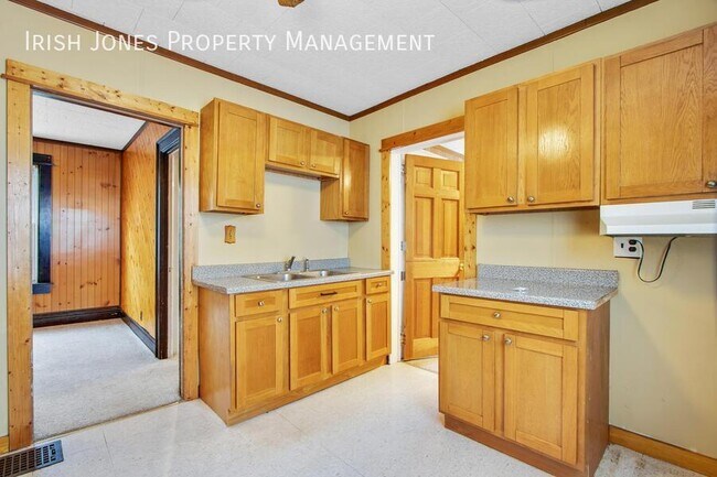 Building Photo - 58 Royal Ave