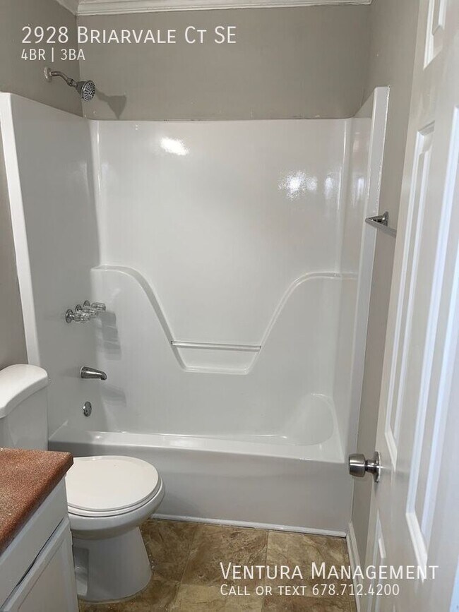 Building Photo - 2928 Briarvale Ct SE