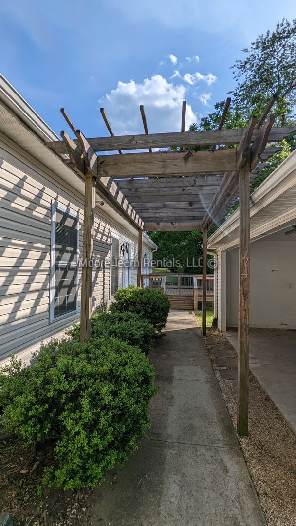 Building Photo - Turnabout Lane Duplex