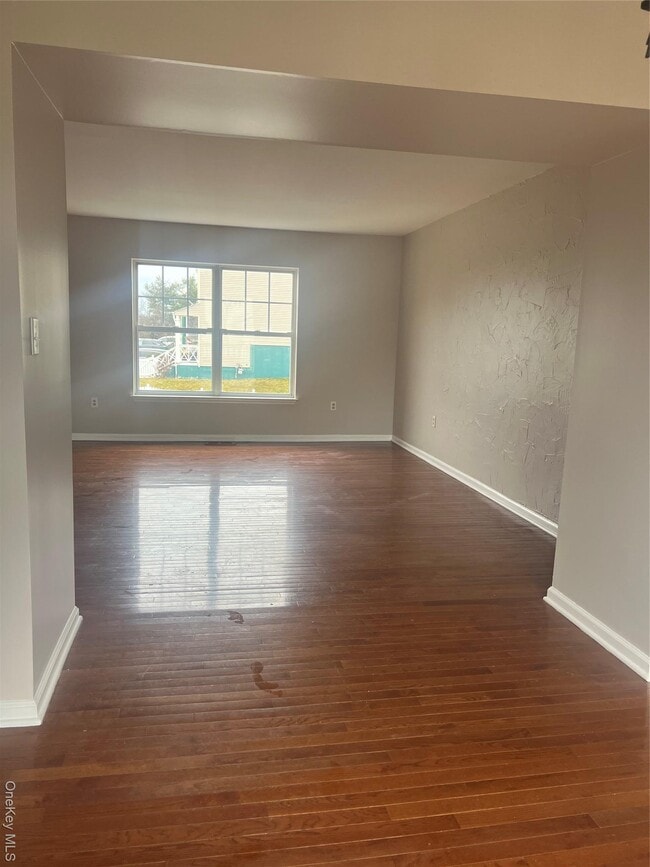 Building Photo - 47 Helene Rd