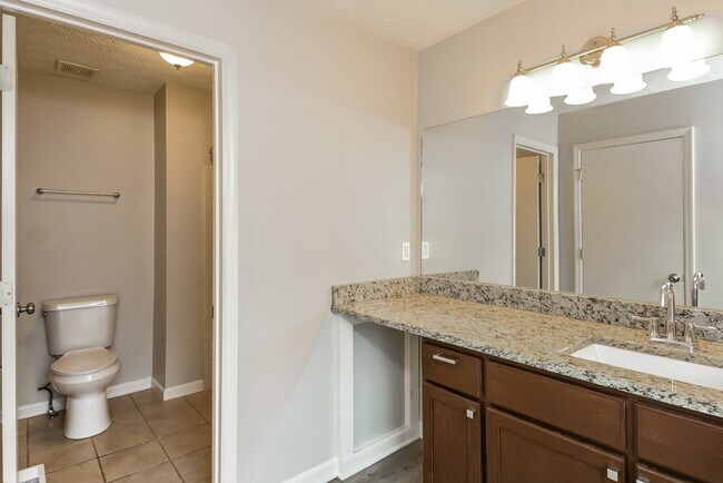 Building Photo - 4067 Keheley Glen Dr