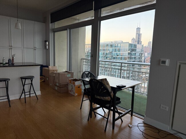 Building Photo - 1400 S Michigan Ave