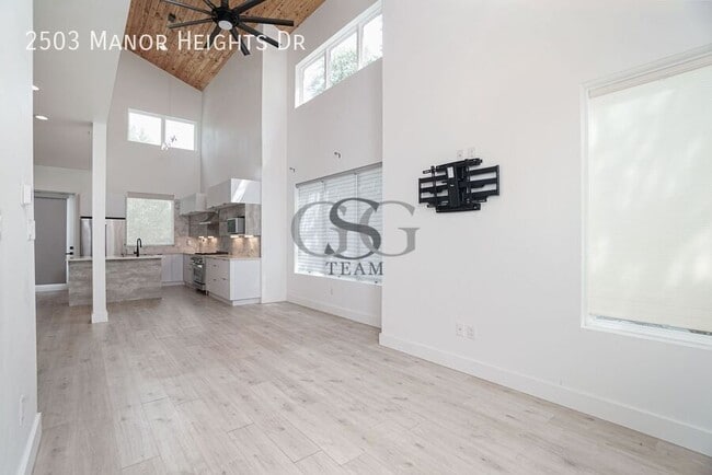 Building Photo - 2503 Mnr Hts Dr