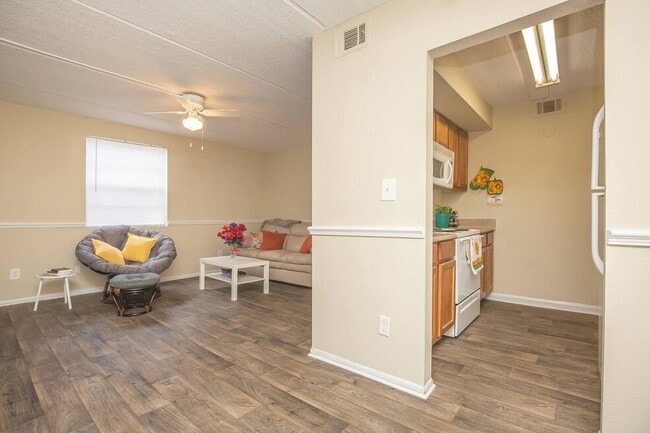 Building Photo - Riverview Apartments