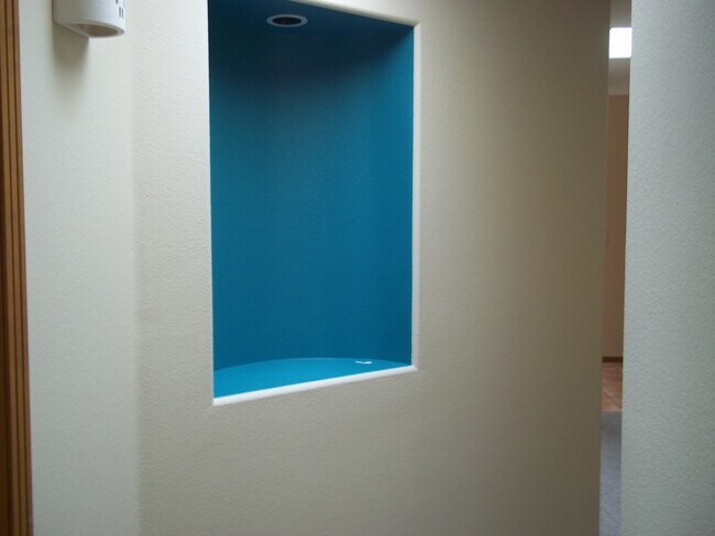 Building Photo - 2BR+1, 2BA, 2CG