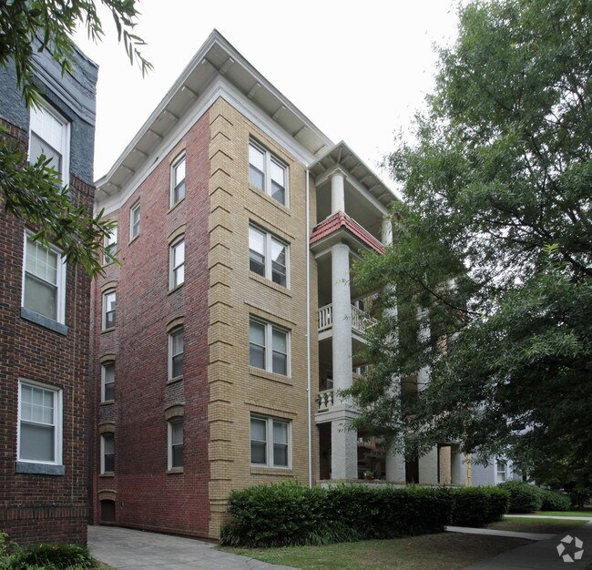 Building Photo - Ravenwood