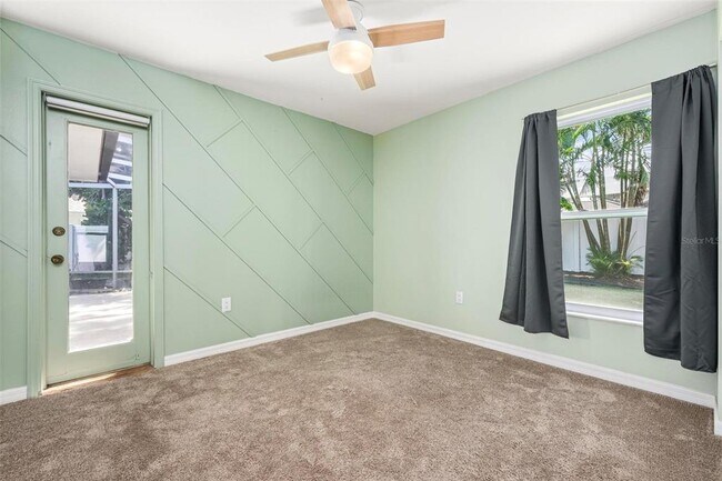 Building Photo - 1804 Oak View Dr
