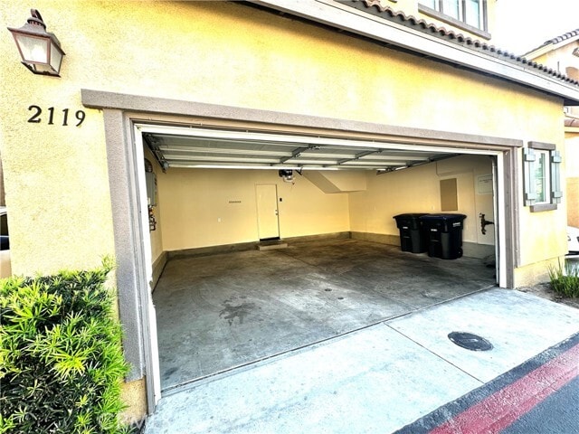 Building Photo - 2119 Lavender Ln