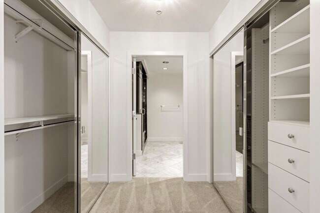 Building Photo - Stunning Marina District 2 Bedroom + a Lof...