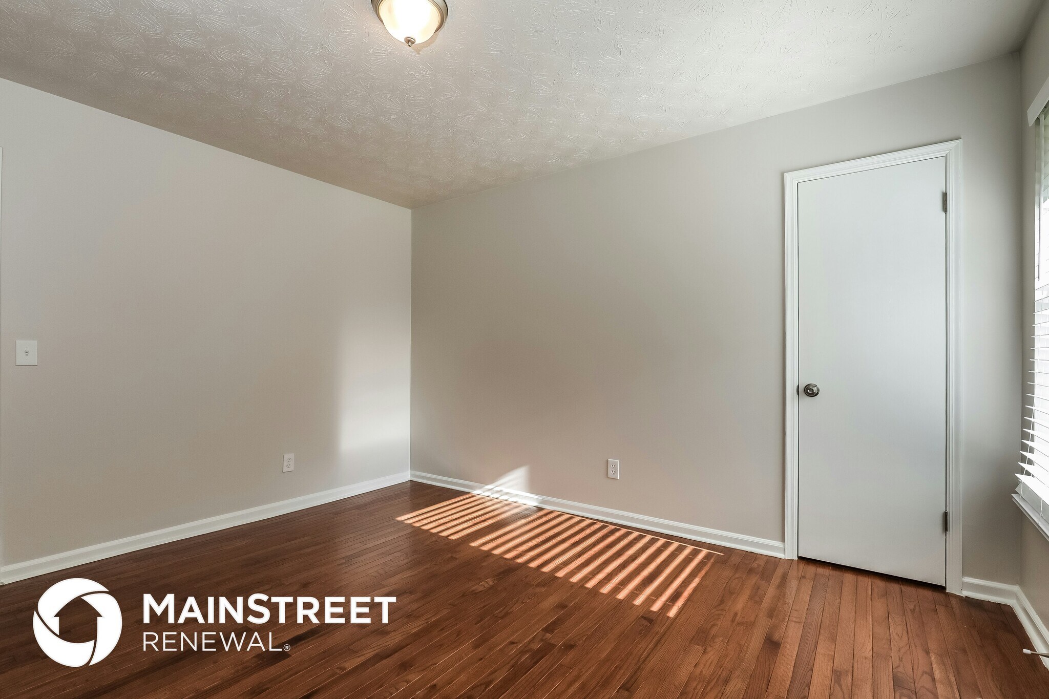 Building Photo - 6097 Twin Creeks Ct