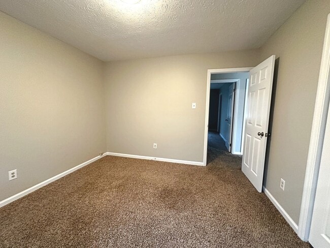 Building Photo - Cozy Hardin Valley Duplex – 2 Bedroom, 1 Bath