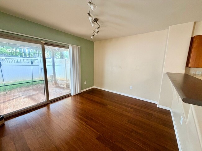 Building Photo - Spacious 3-Bedroom Townhome in Nohona at Mililani Mauka Available Now!