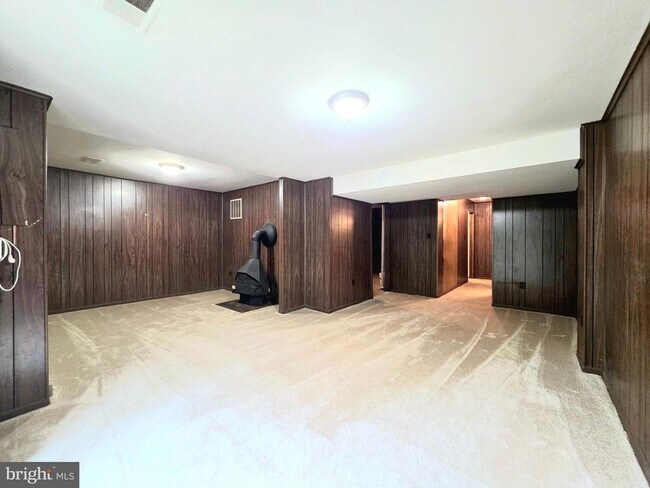 Building Photo - 5393 White Mane