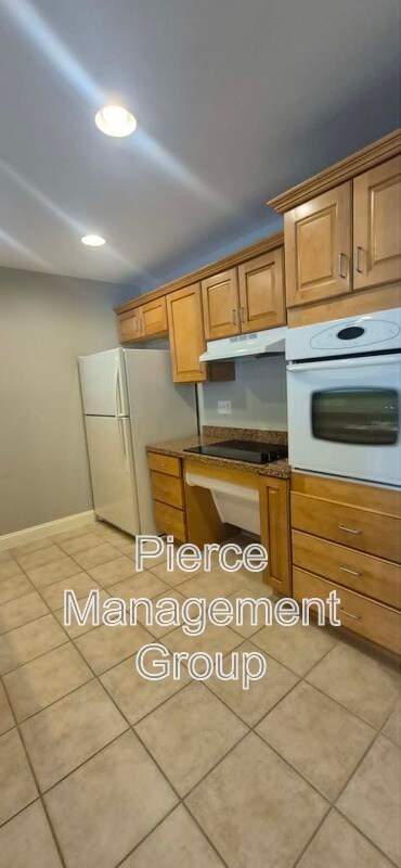 Building Photo - 5 Salley Sweet
