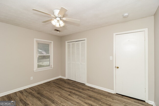 Building Photo - 26 Hickory Glen Way