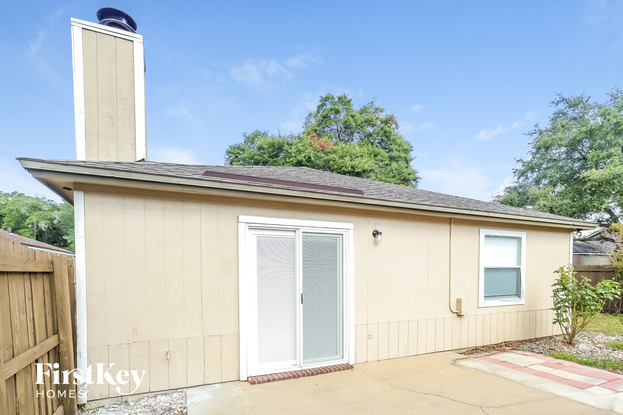 Building Photo - 3021 Caroline Crest Dr E
