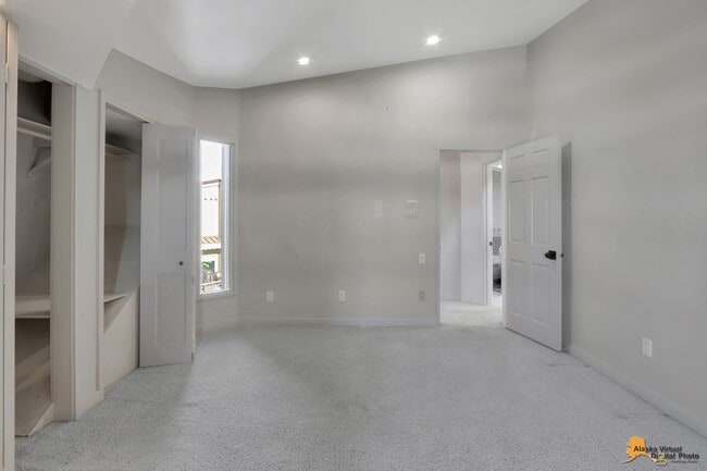 Building Photo - 1835 W 15th Ave