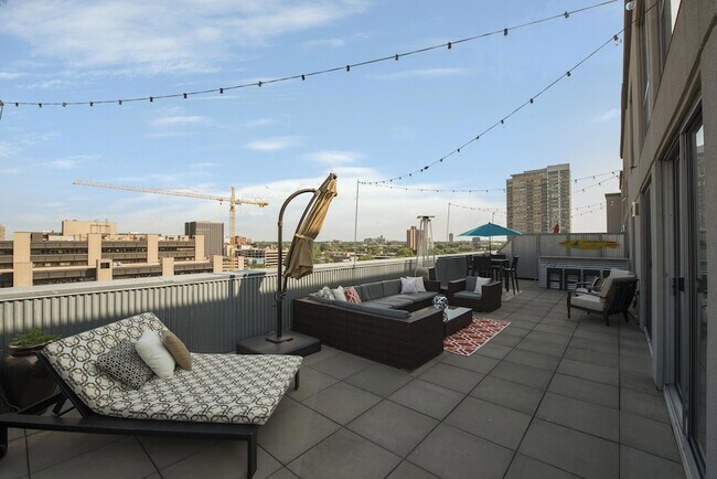 Building Photo - 521 S 7th St