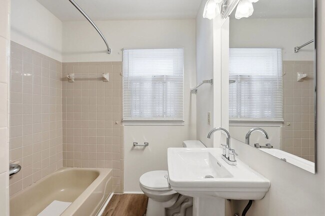 Building Photo - Fully Remodeled Home in the Heart of Belmont