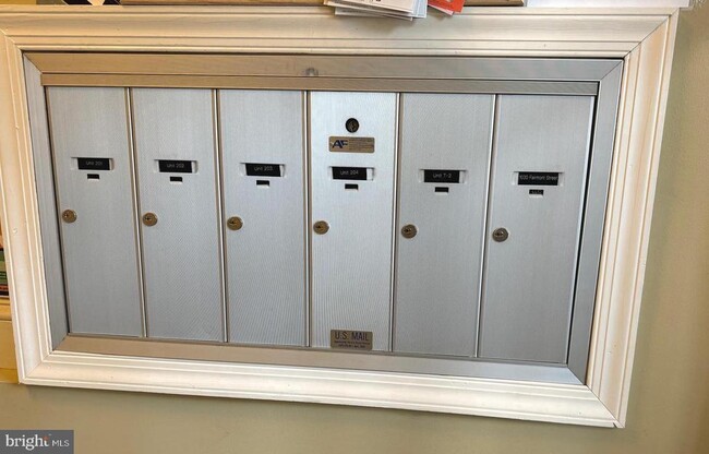 Building Photo - 1030 Fairmont St NW