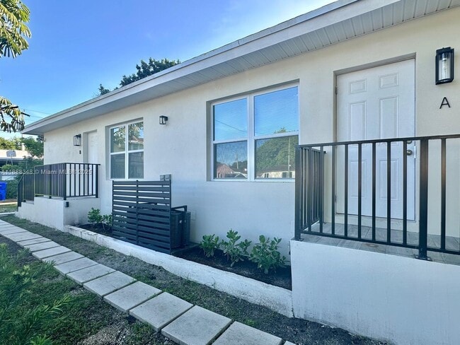 Building Photo - 1191 NW 40th St