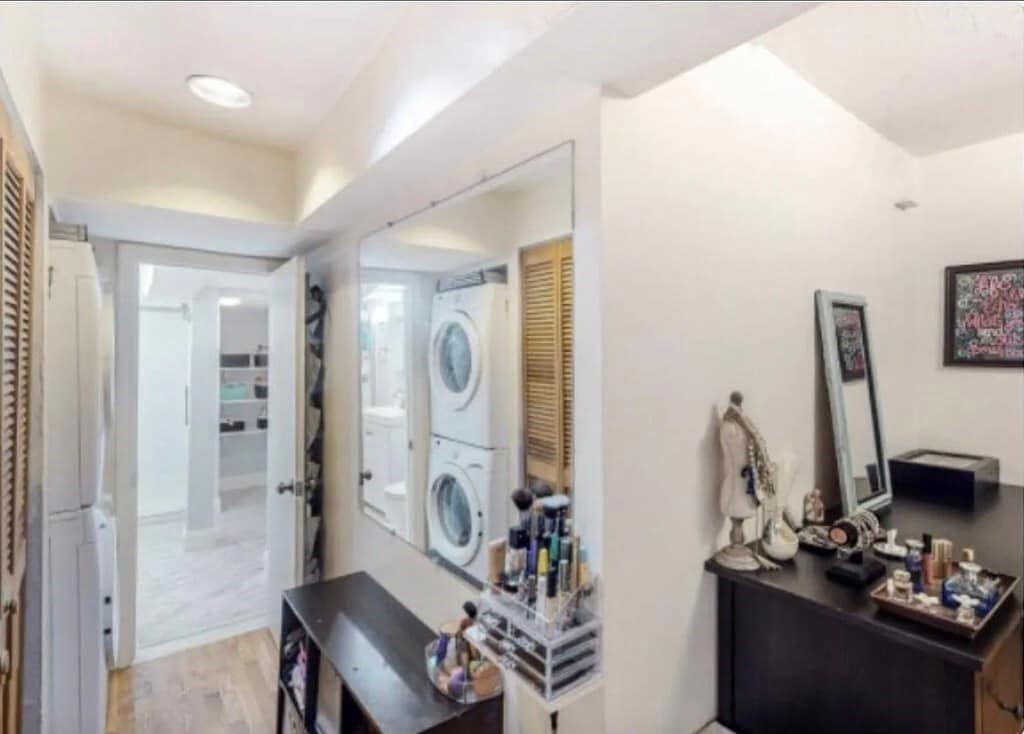 Building Photo - 53 Grove St