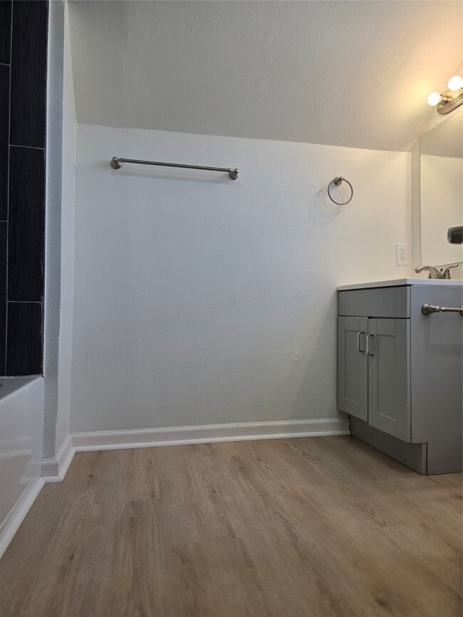 Building Photo - 505 Park Ln