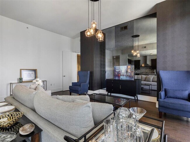 Building Photo - 1065 Peachtree St NE