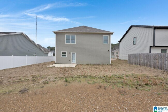 Building Photo - 170 Kings Wy