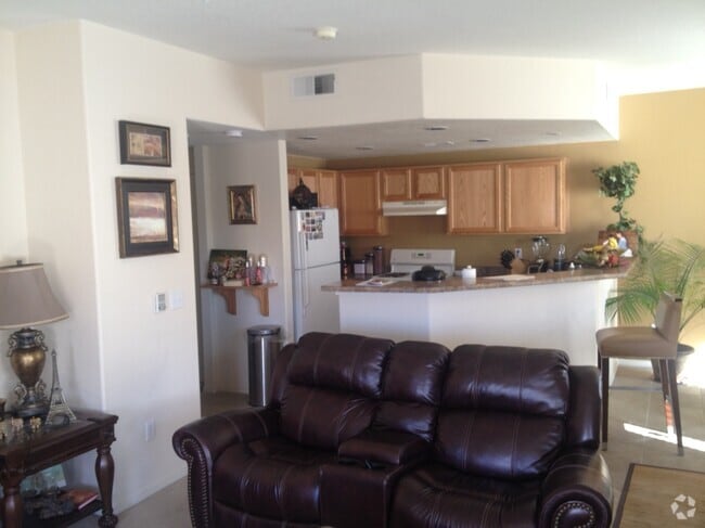 Building Photo - 6800 Vista Del Norte Rd NE