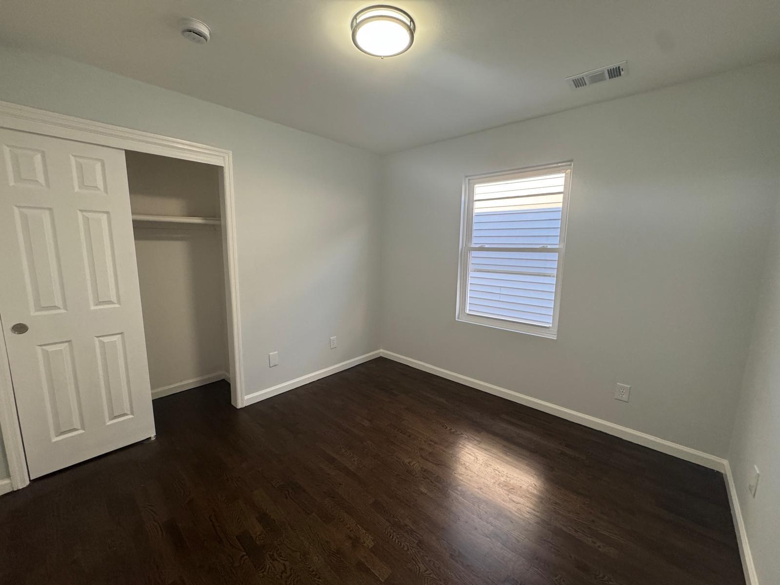 Building Photo - 1057 Bond St