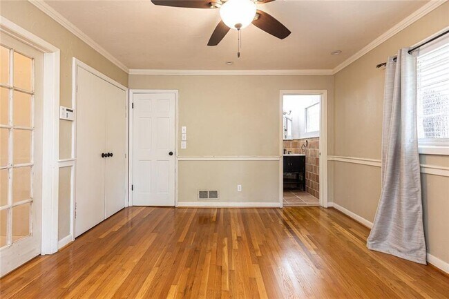 Building Photo - 3943 Lake Forrest Dr NE