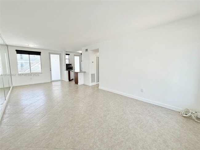 Building Photo - 1150 Euclid Ave