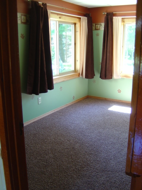 Bed 1 - 1596 Schmidt Rd