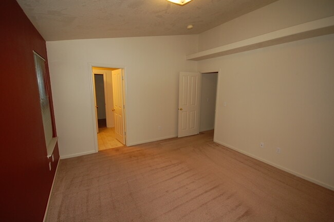 Building Photo - 120 Cottage Pl