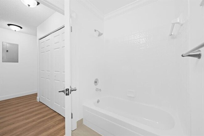 Building Photo - 9953 NW 9th Ct
