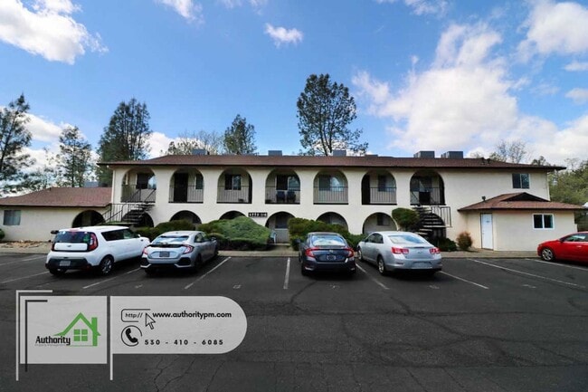 Interior Photo - 300 Boulder Creek Dr, Redding, CA 96003