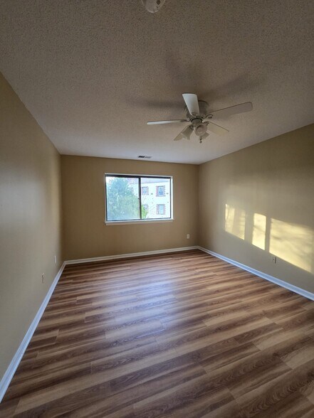 Building Photo - 463 Whalley Ave