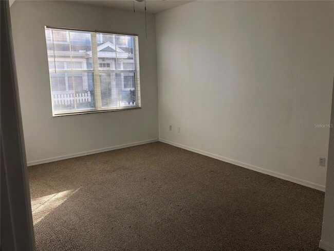 Building Photo - 4004 Venetian Bay Dr