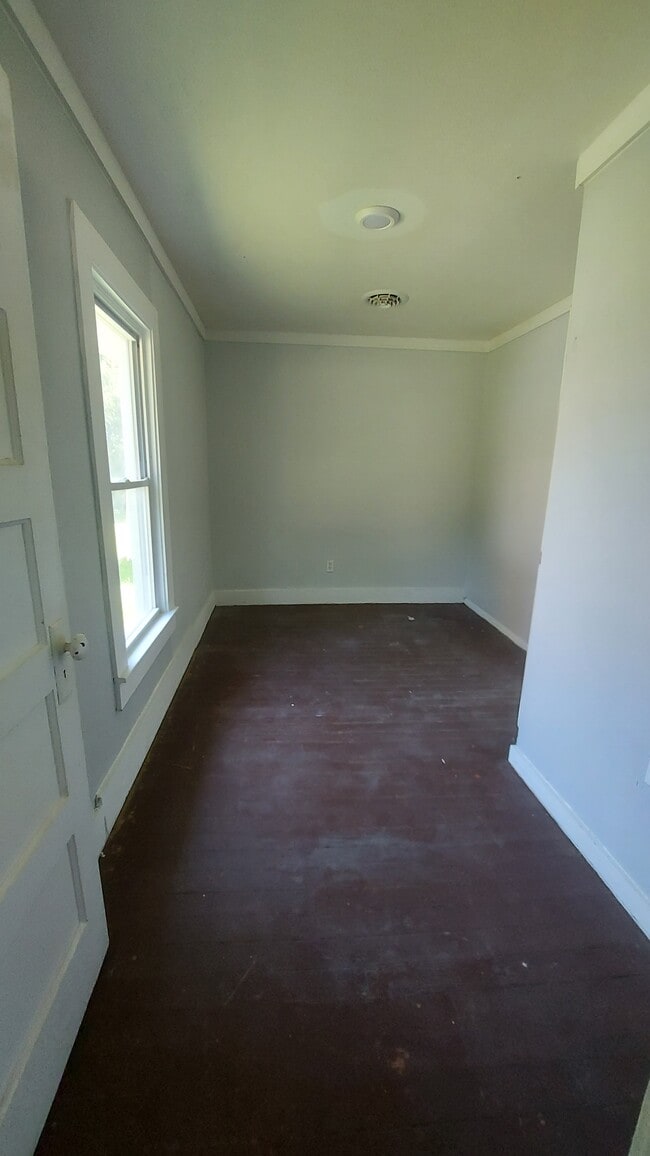 Building Photo - 1502 N Olive St