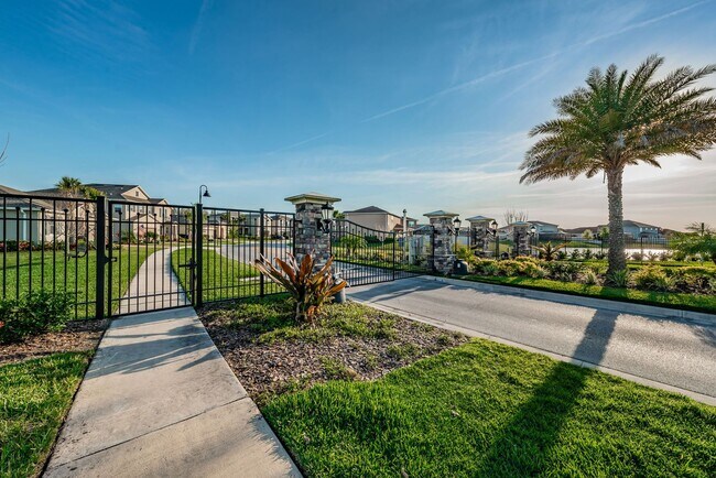 Building Photo - Beautiful Trinity Lakes 5 bedroom 3.5 Baths