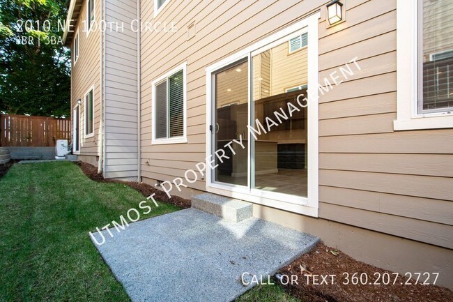 Building Photo - Stunning New 3BD Townhome In North Hazel Dell