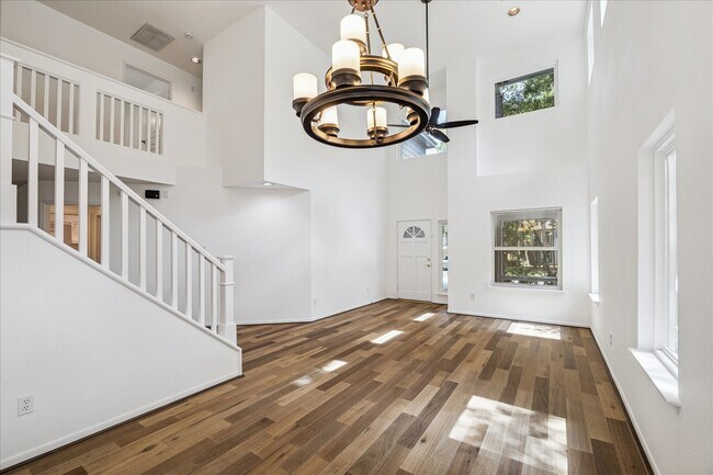 Building Photo - 174 W Greywing Cir