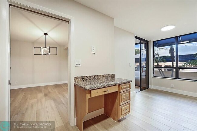 Building Photo - 7186 Promenade Dr