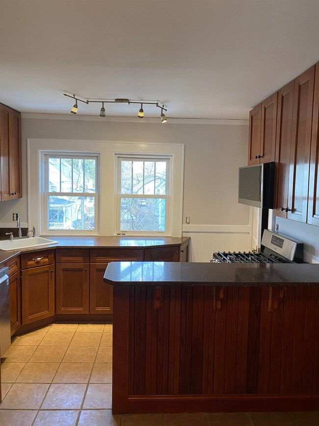 Building Photo - 4 Holt St