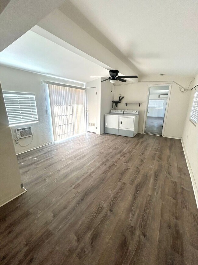 Building Photo - Charming 3 bedroom 1 Bathroom Apartment