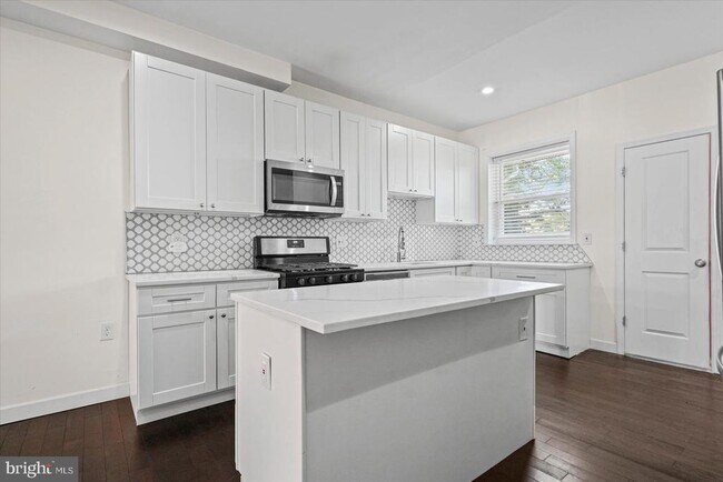 Building Photo - 609 McKewin Ave